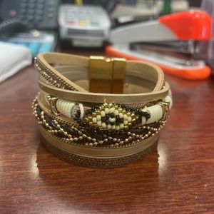 Beige leather bracelet